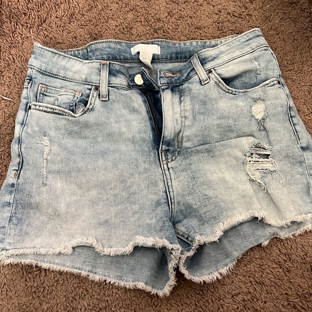 H&M shorts - Picture 2 of 2